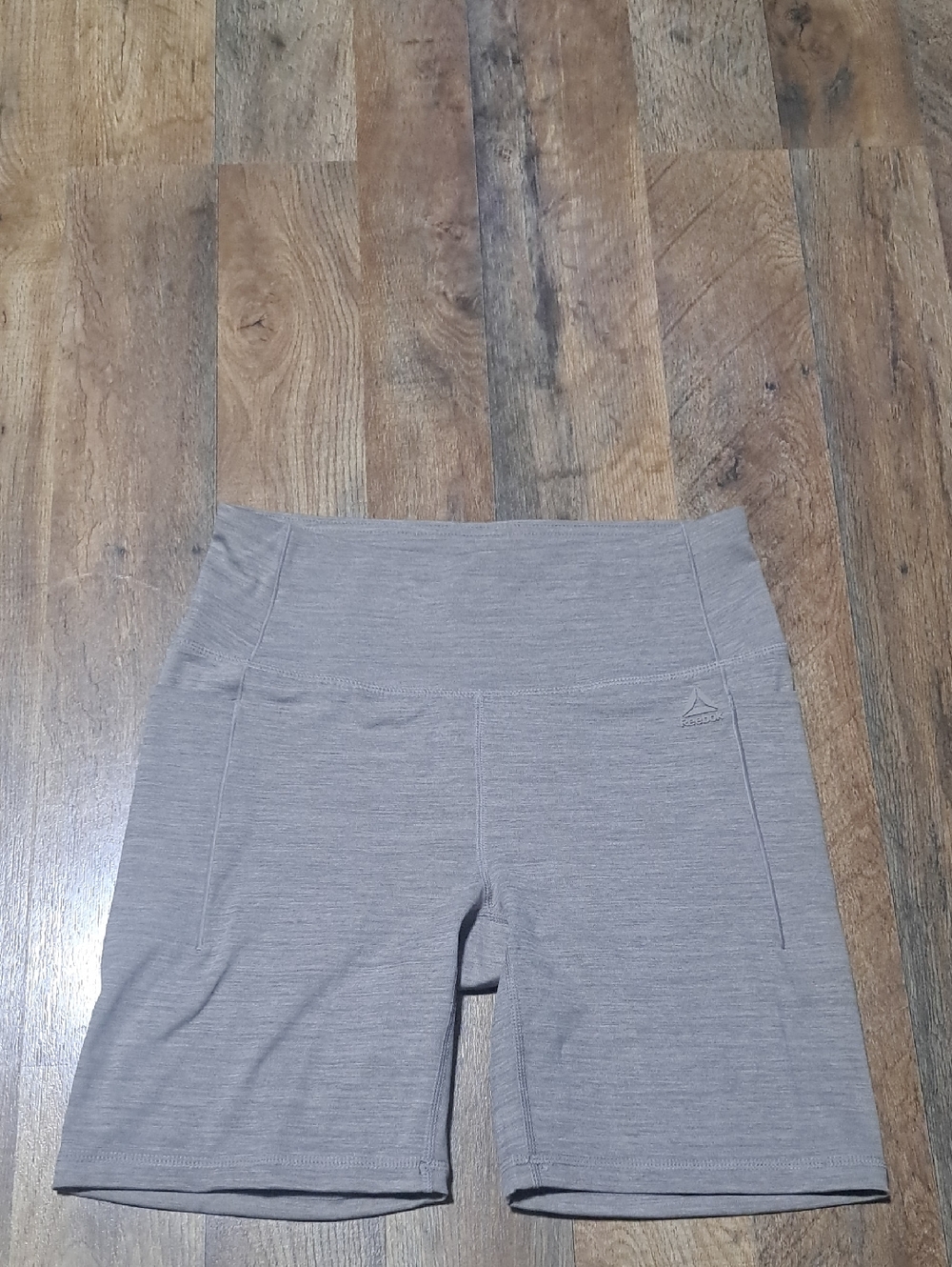 Reebok Active High-Waist Shorts Tan/brown Size Medium